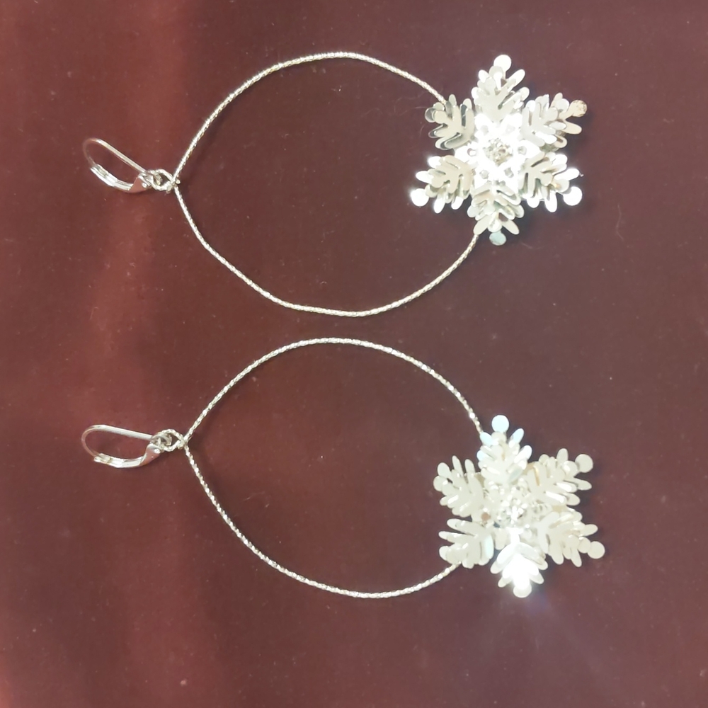Snowflake earrings
